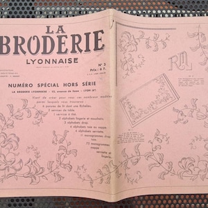 Vintage leaflet La Broderie Lyonnaise alphabets monogram border Richelieu embroidery 1965