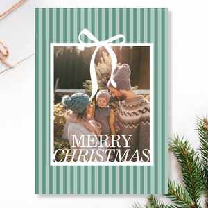 Carte de Noël rayée avec noeud |  de Noël photo minimaliste de style arc | carte de Noël familiale personnalisable | Modèle de toile