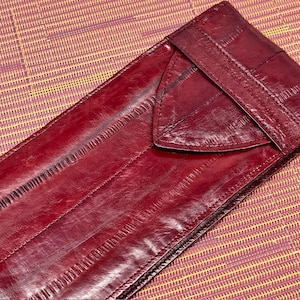Vintage Hide And Chic Genuine Eel Skin Burgundy Eyeglass Case Slim Lightweight