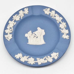 Wedgwood Blue Jasperware Classical Relief Of Etruria & Barlaston 4.5&quot; Ashtray