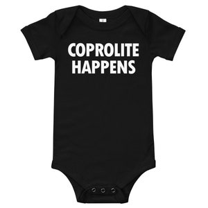 Coprolith Happens Baby Kurzarm EinTeiler, Fossil Liebhaber Geschenk, Fossil Baby Kleidung, Baby Dinosaurier Geschenk, Lustiges Baby Ein Stück