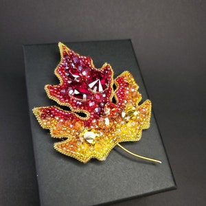 Herbst Ahornblatt Brosche, Schmuckherstellung Kit, Handgemachter Schmuck, Herbst Ahornblatt Brosche, Perlen Schmuckdesign, Kanadisches Symbol Ahorn Baum