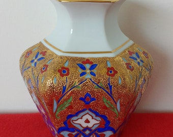 Kutahya Porselen Turkish Porcelain vase Hand made Birsen Gilded Ottoman motives