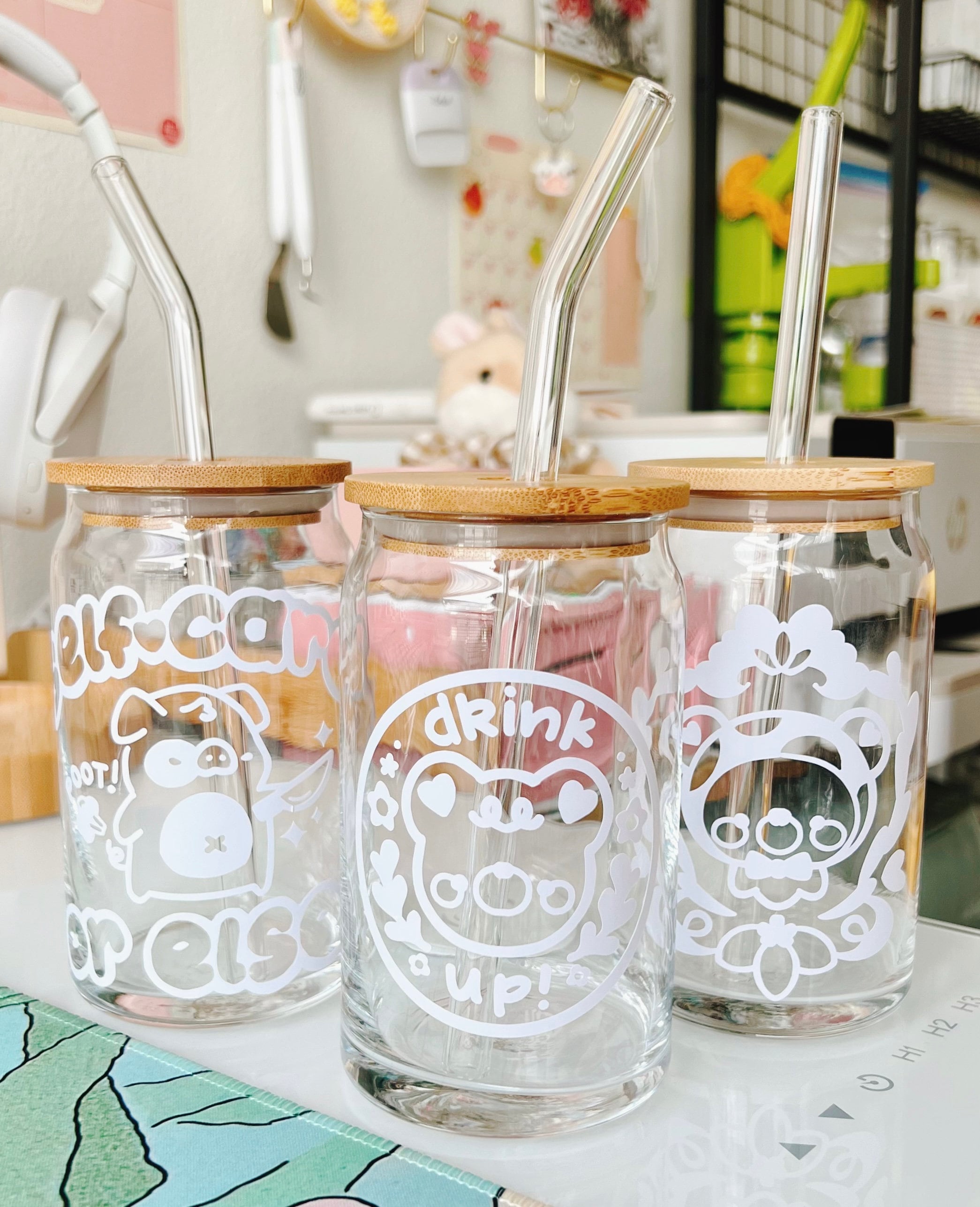 Drinking Glasses with Bamboo Lids and Glass Straw 16.9oz Waved Shaped Glass  Cups, Beer Glasses, Iced Coffee Glasses 