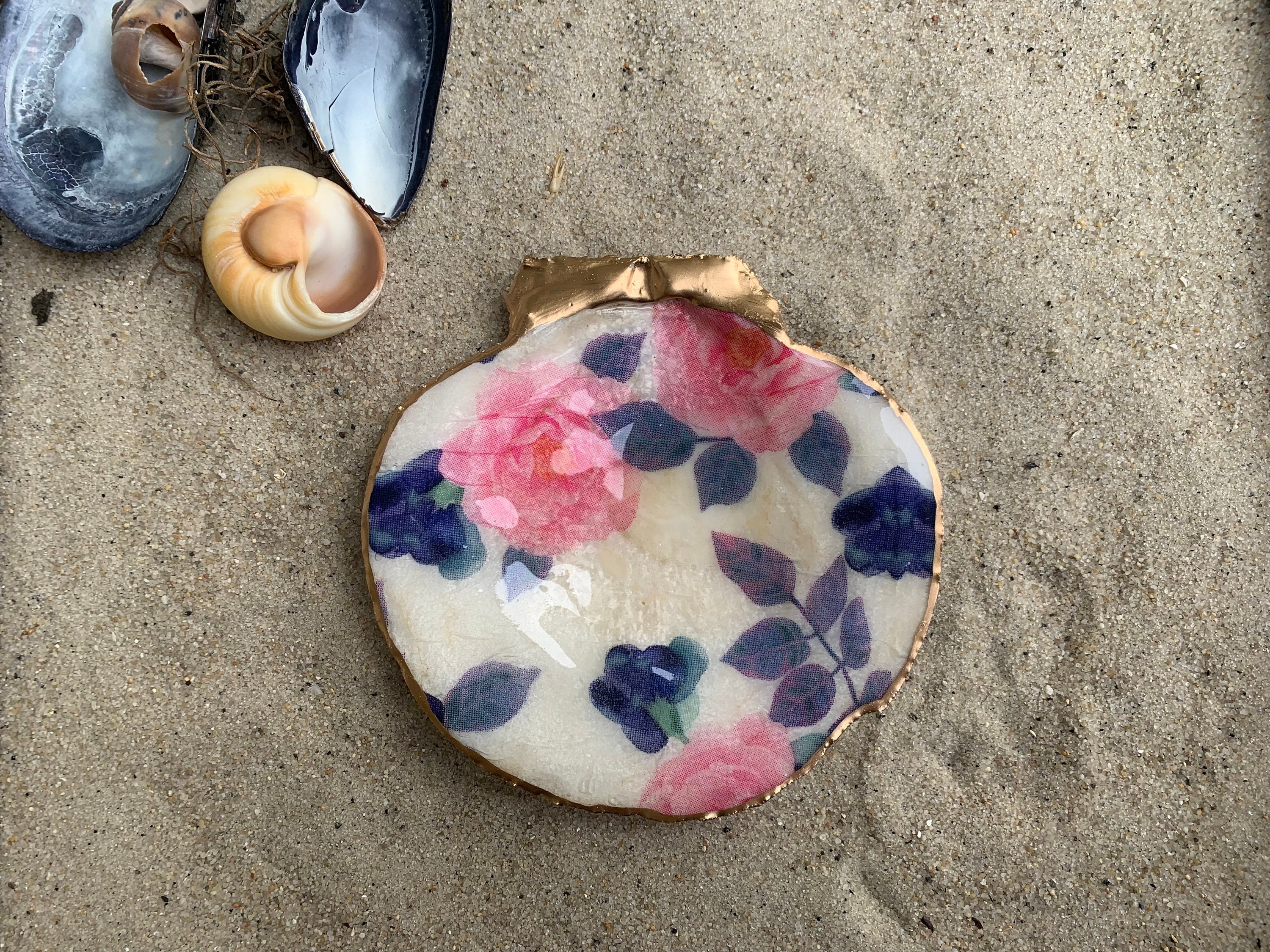 Pink rose scallop