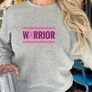Krieger Brustkrebs Sweatshirt, Geschenkidee für Krebspatienten, Cancer Awareness Shirt, Überlebender, Hoffnung auf Heilung, rosa im Oktober
