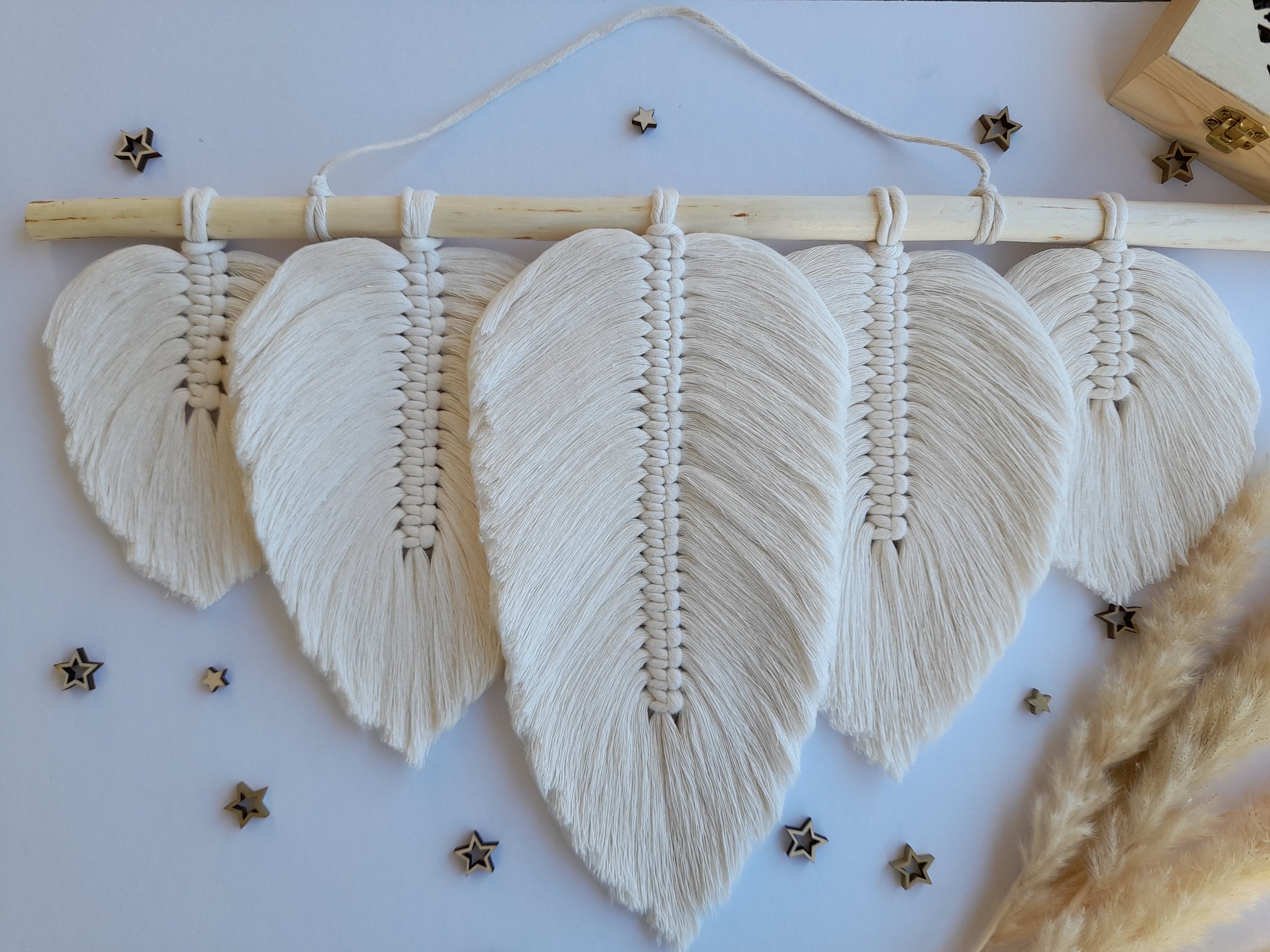 Décoration Murale - Tenture Suspension 5 Plumes Macramé Boho