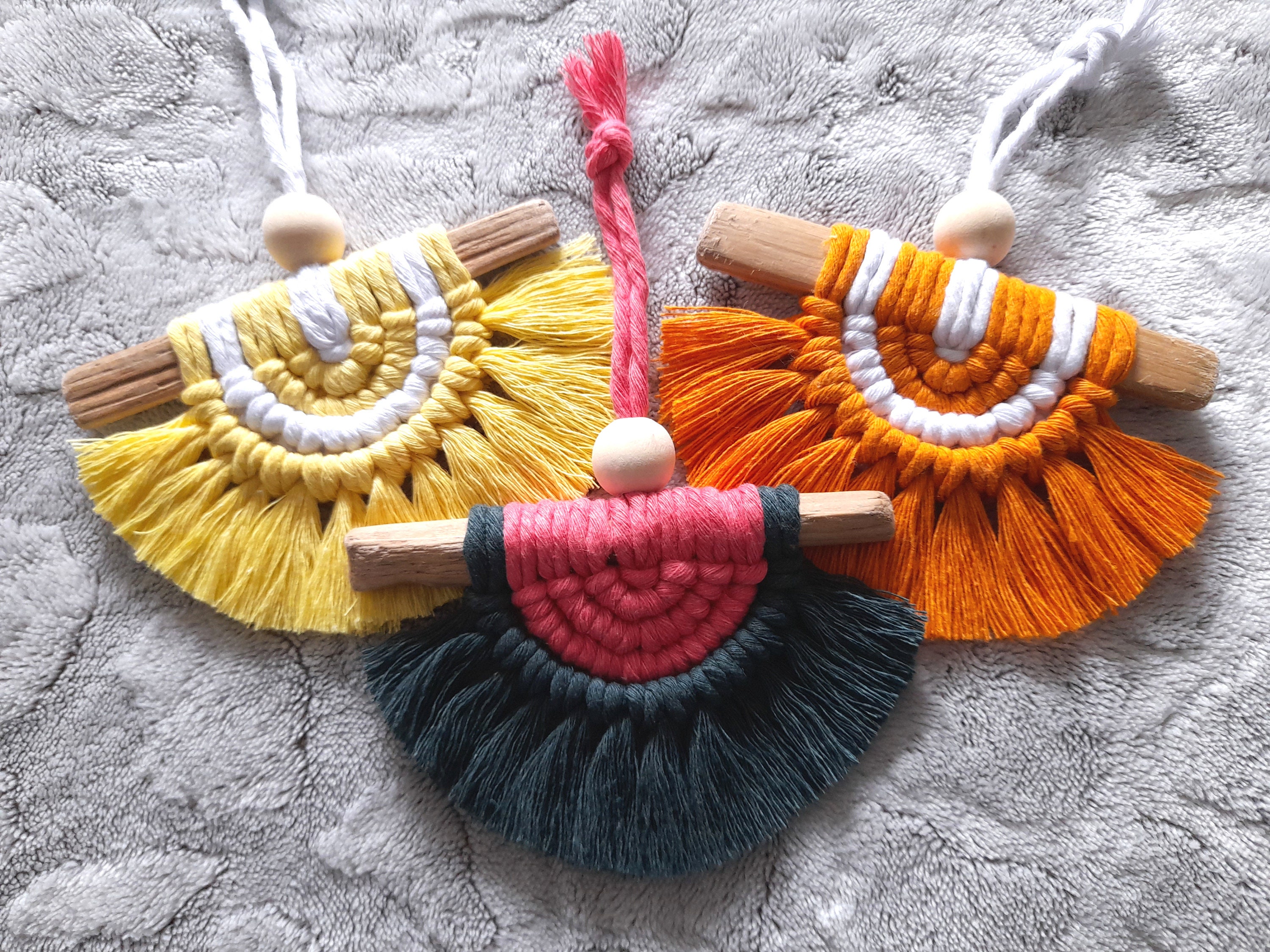 Mini Suspension en Macramé - Charme Diffuseur de Voiture Boho Tutti Frutti