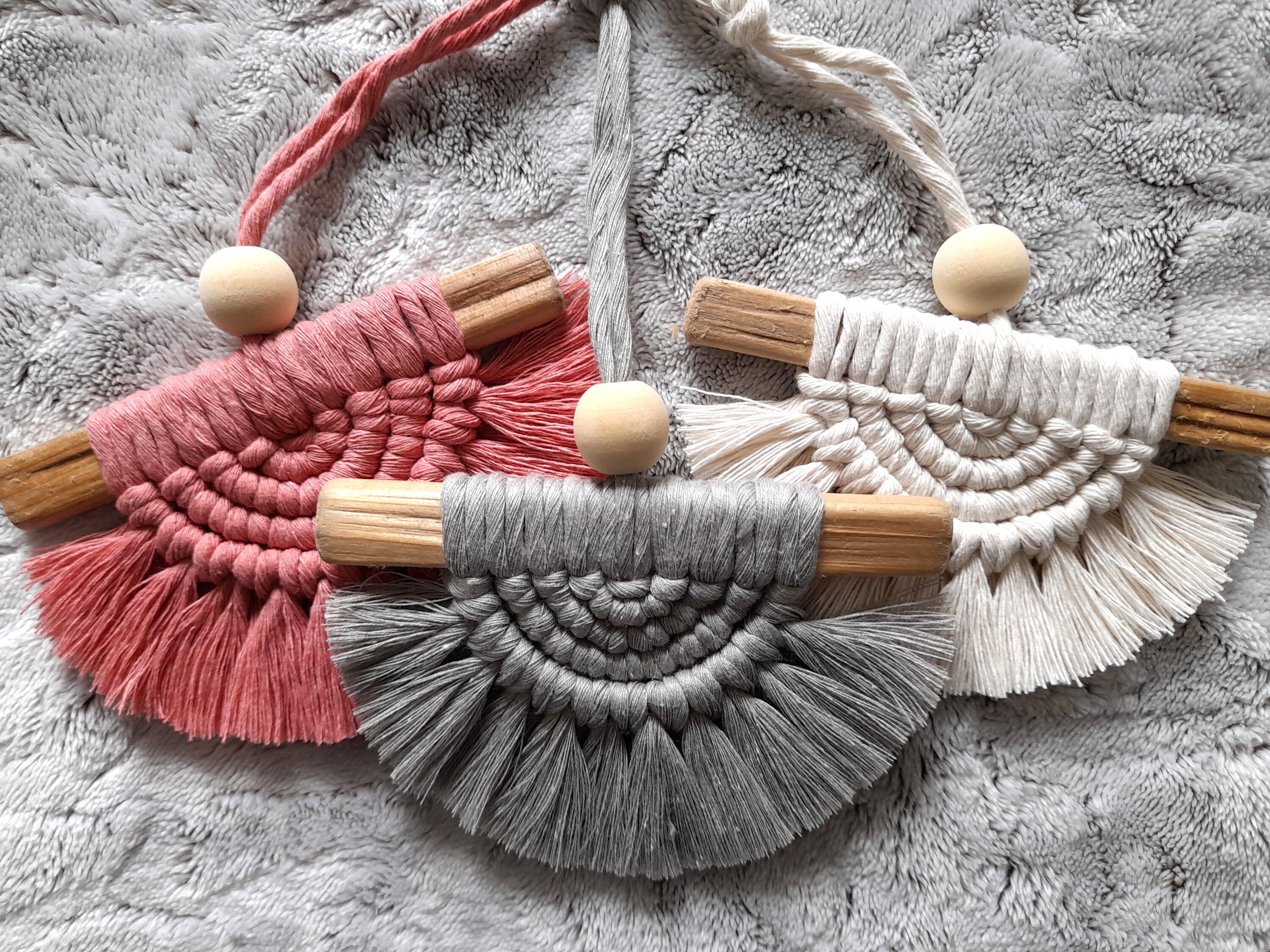 Mini Suspension en Macramé - Charme Diffuseur de Voiture Boho