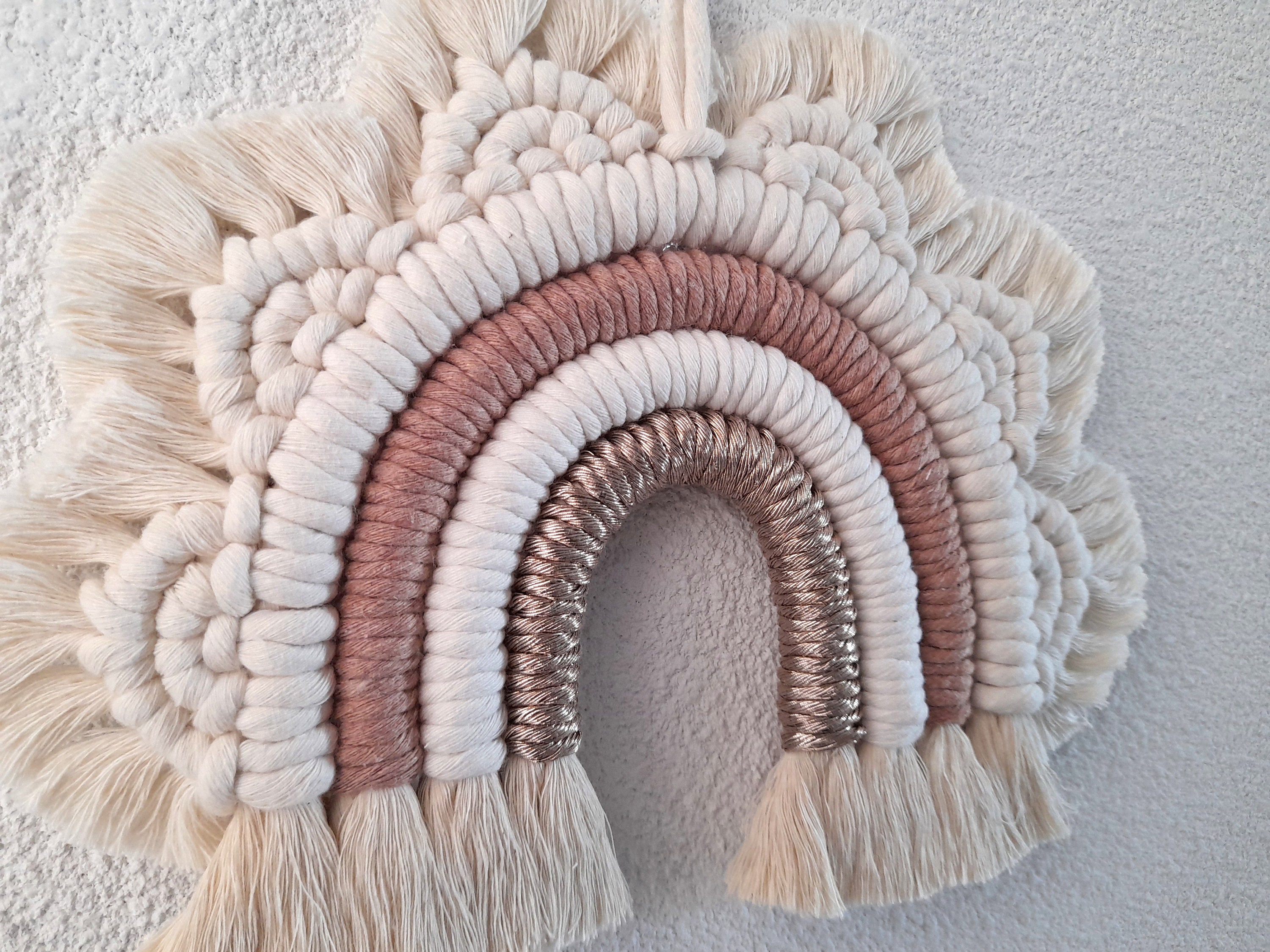 Rainbow en Macramé avec Collerette à Suspendre - Décoration Boho Chambre Enfant