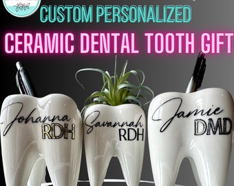 Vaso de cerâmica personalizado em formato de dente: decoração para consultório odontológico, presente para higienista.