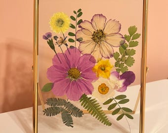 Custom Pressed Flower Family Bouquet Frame, Birth Flower Gift, Suncatcher Home Decor