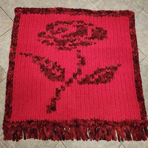 Rose Finger Knit Pattern PDF | Floral Throw Design | Jumbo Chenille Chart