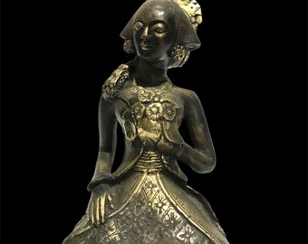 Ropa de mujer javanesa, Decoración de la habitación, Hecho a mano, Regalo de cumpleaños, Escultura de bronce, Estatua de mujer, Regalo de Navidad