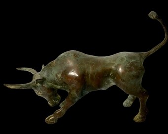 porcelain bull table decoration creative animal statue wealth bring mascot China 
