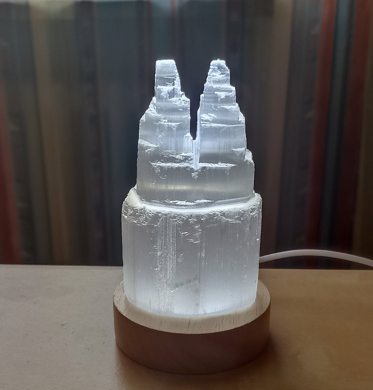 セレナイトのダブルタワー、照明に最適、ライトベースなし - Etsy 日本