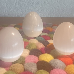 Set of 3 selenite eggs approx. 150g, Morocco, approx. 60 x 45 mm