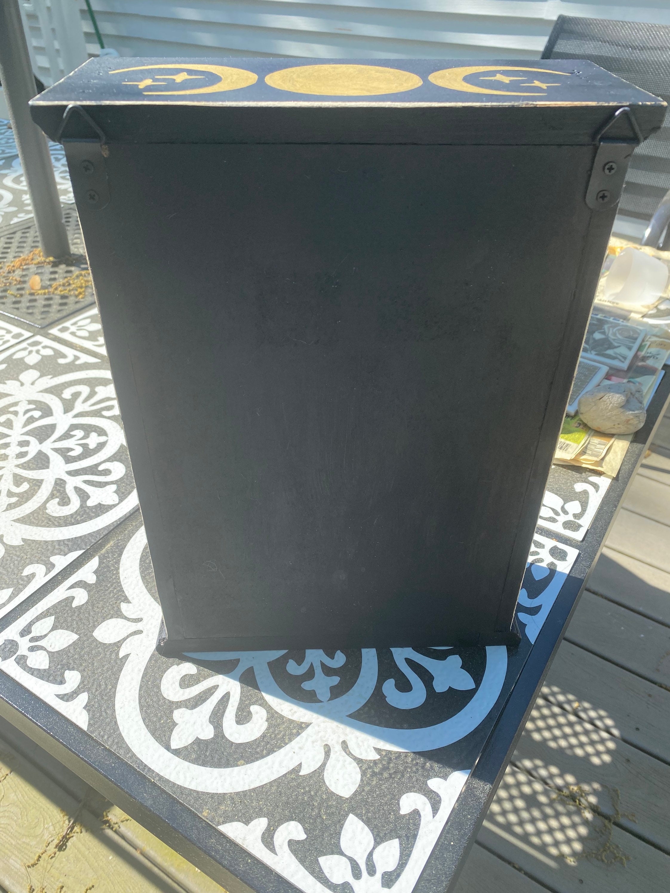 Gabinete gótico pintado a mano almacenamiento caja de bufón | Etsy