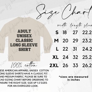 Może przedstawiać: Beżowa koszulka z długim rękawem z napisem "ADULT UNISEX CLASSIC LONG SLEEVE SHIRT". Tabela rozmiarów pokazuje wymiary w calach dla szerokości, długości i długości rękawa, od S do 2XL. Koszulka jest wykonana w 100% z bawełny.