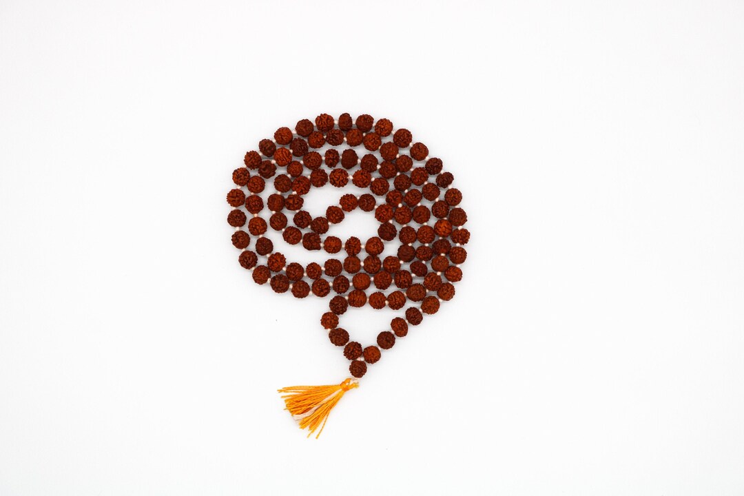 108 Rudraksha Mala Beads Collar / CONQUER / Collar budista de madera ...