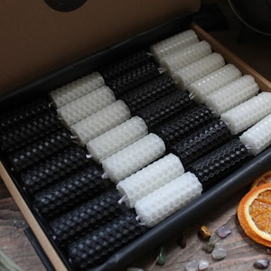 Mini zwart-witte bijenwaskaarsen: ritueel, bescherming, reiniging (set van 28)