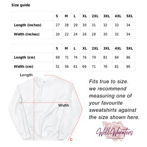Puede incluir: Tabla de tallas para sudaderas en pulgadas y cent&iacute;metros. La tabla muestra las medidas de longitud y ancho para las tallas S a 5XL. Se muestra una sudadera blanca con las medidas de longitud y ancho marcadas.