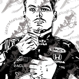 Puede incluir: Ilustración en blanco y negro de un piloto de carreras con un traje de carreras con el texto "ORACLE" y "HONDA" en él.