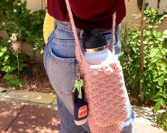 The Sally Bag - Gehäkelter Flaschenhalter Handy und Schlüssel Träger