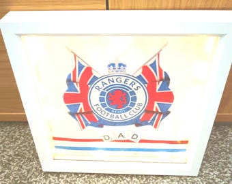 Cornice luminosa per papà dei Glasgow Rangers