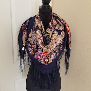 Women Tassel Shawl - Traditional Women Scarf - Women Winter Wrap - Flower Fringe Shawl - Ukrainian Square Scarf - Pavloposad Floral Shawl