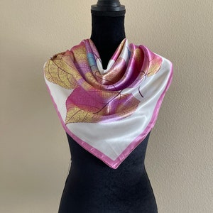 Vintage Silk Scarf - Floral Scarf - Ladies Scarf - Head Scarf - Square Scarf - Hair Scarf - Fashion Scarf - Gift For Her - Silk Bandana