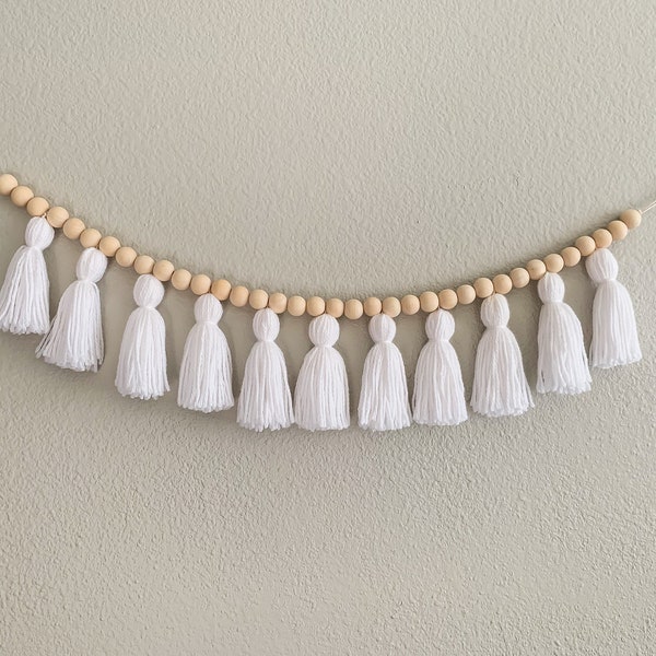 White Yarn Tassel Garland with Wood Beads, Playroom Decor, Nursery Decor, High Chair Smash Cake Banner, Boho Tassel Garland, Boho Wall Decor