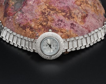 Reloj de pulsera artesanal, plata de ley 925. Reloj de cuarzo con circonitas cúbicas. Ideal como regalo de aniversario.