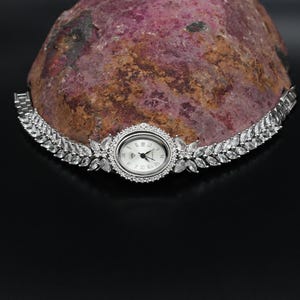 Damarmbandsklocka i 925 sterlingsilver. Armbandsklocka i kvarts med kubisk zirkonia, handgjord armbandsklocka, present till henne bild 5