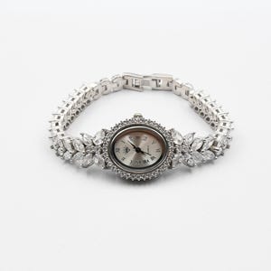 Damarmbandsklocka i 925 sterlingsilver. Armbandsklocka i kvarts med kubisk zirkonia, handgjord armbandsklocka, present till henne bild 7