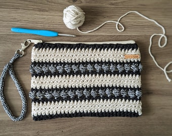 Crochet Zipper Pouch