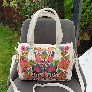 Vintage floral tapestry top handle bag, embroidered handbag/shoulder bag, Vintage tapestry  leather  bag, Retro bag, Unique /Shoulder bag