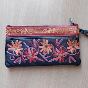 Fermeture à glissière bohème Portefeuille en cuir véritable, pochette à cosmétiques, bracelet de voyage en cuir, pochette ethnique, pochette pour passeport de vacances, sac à main brodé fait main