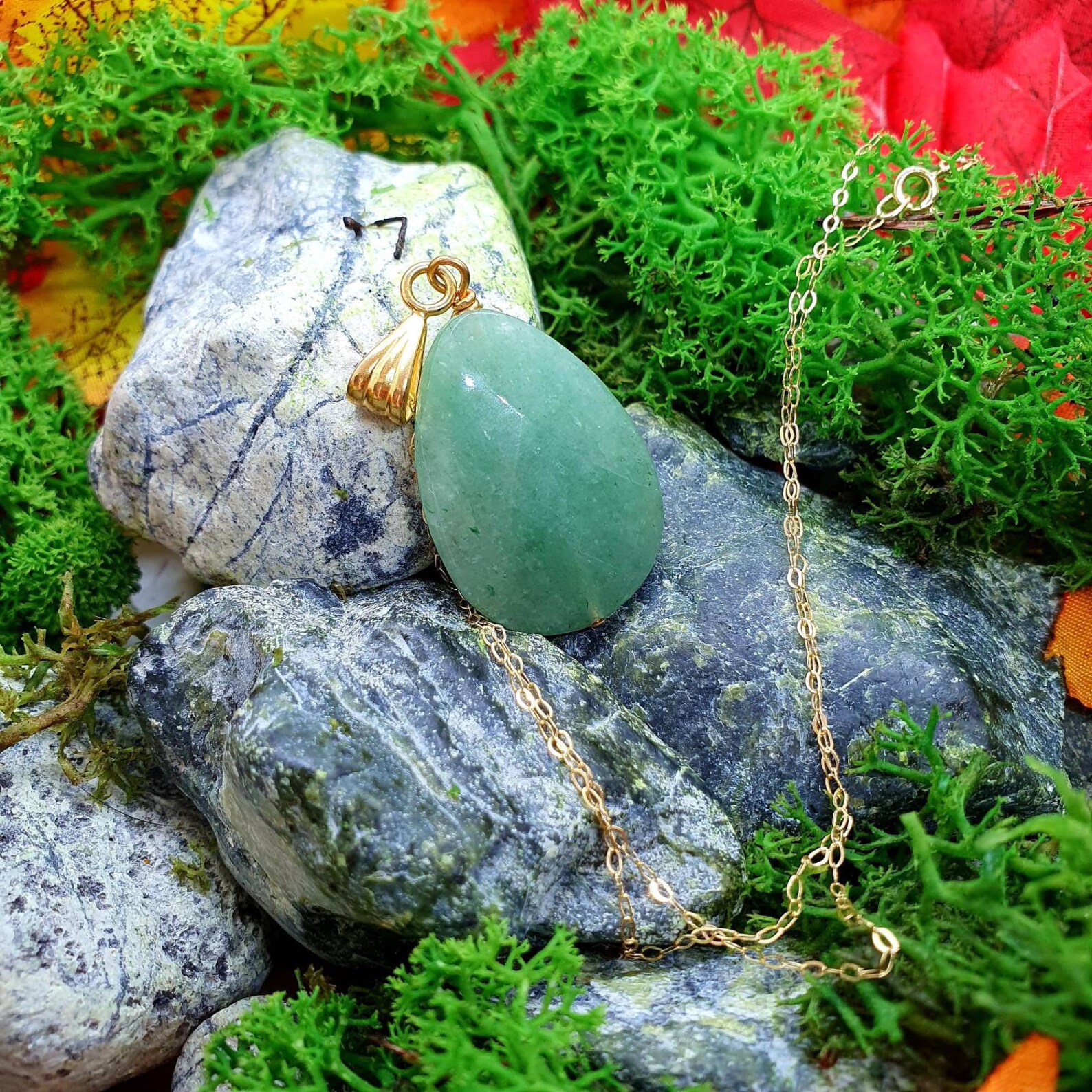 9ct gold Jade pendant | Etsy