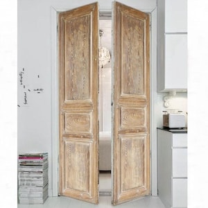 Porte d'entrée en bois massif personnalisée : style français rustique, design vintage artisanal