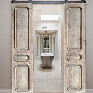 Puertas corredizas antiguas de granero, puerta rústica de tamaño personalizado, puerta sólida con paneles elevados, puerta de granja antigua, puertas interiores y exteriores, puertas francesas