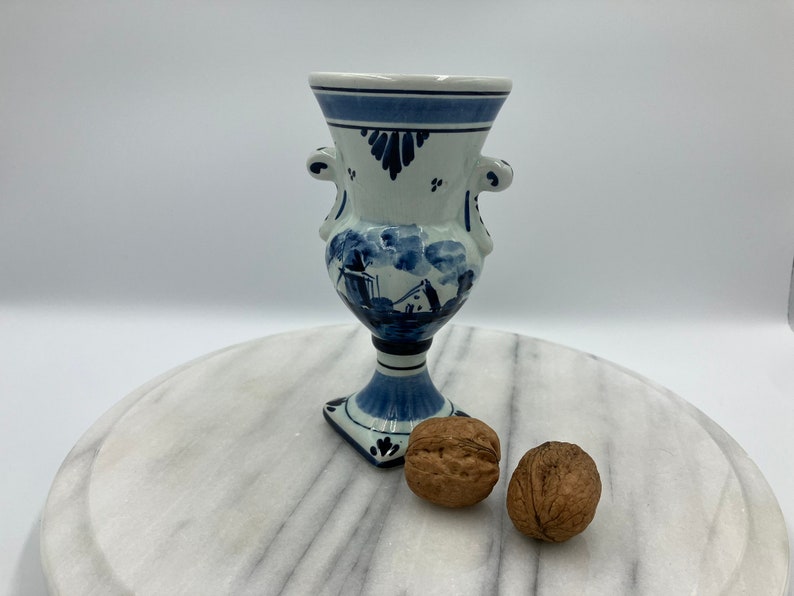 Petit vase amphore bleu de Delft image 9