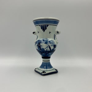 Petit vase amphore bleu de Delft image 1