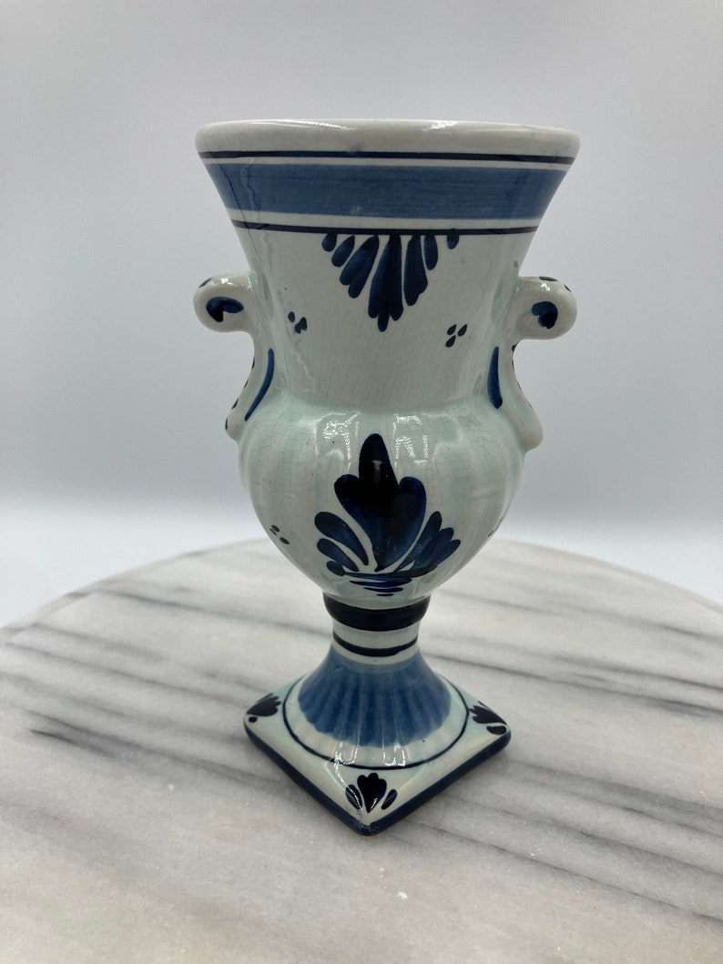 Petit vase amphore bleu de Delft image 3