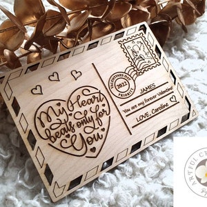 Présentoir aimanté personnalisé en bois pour la Saint-Valentin envoyant une carte postale d'amour pour la Saint-Valentin, une idée cadeau d'anniversaire pour elle, sa femme, son mari