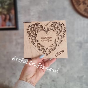 Carte d'ouverture personnalisée en contreplaqué de bois, carte design coeur pour toutes les occasions, avec noms et message
