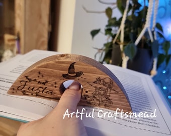 Personalized Wood Reading Assistant - Thumb Page Holder - One Hand Book Holder - Reading Ring - Book Buddy - Gift for Book Lover, Witches