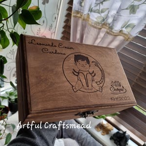 Handcrafted Solid Wood Keepsake Box – Perfect for Children and Mothers, gift for all occasion, design with zodiac sign, name, date