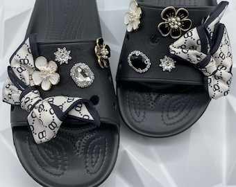 Chic bow and rhinestone flower crocs charms set of 10 pieces . Luxury now crocs charms set . Designer crocs charm set