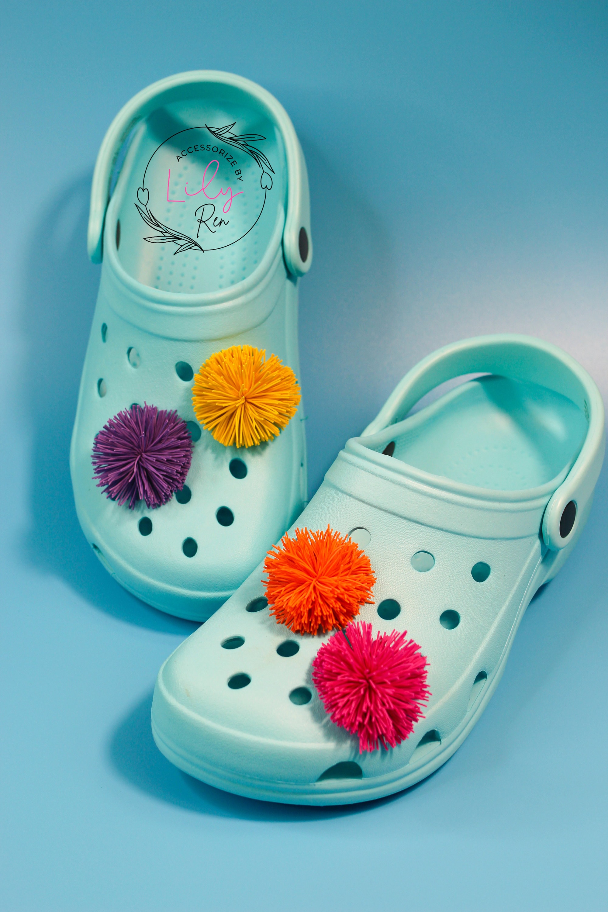 diy pompom shoe clip » Lovely Indeed